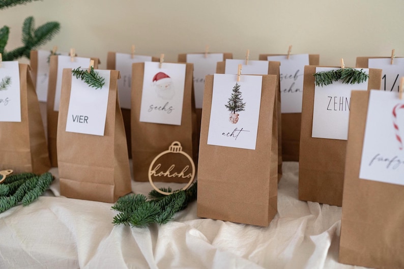 DIY-Adventskalender mit 24 Kraftpapiertüten und Karten